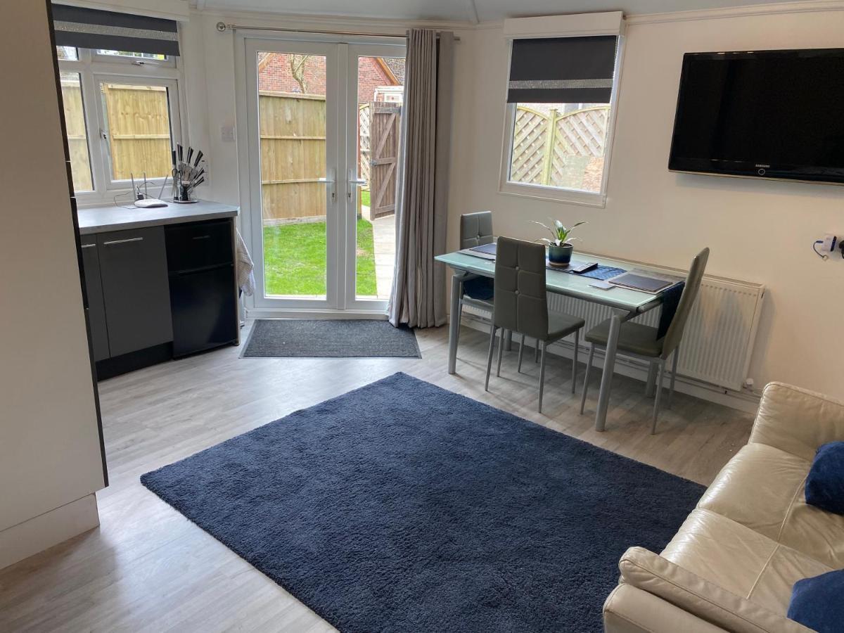 Garden Lodge Allesley Экстерьер фото